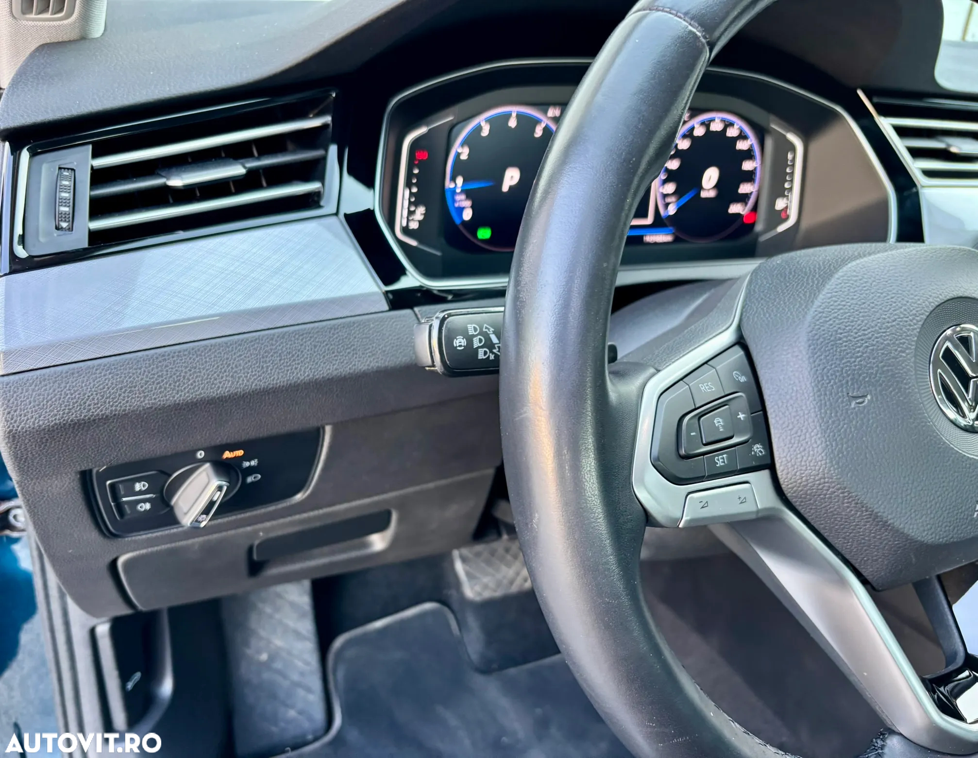 Volkswagen Passat 1.5 TSI ACT DSG Comfortline - 29