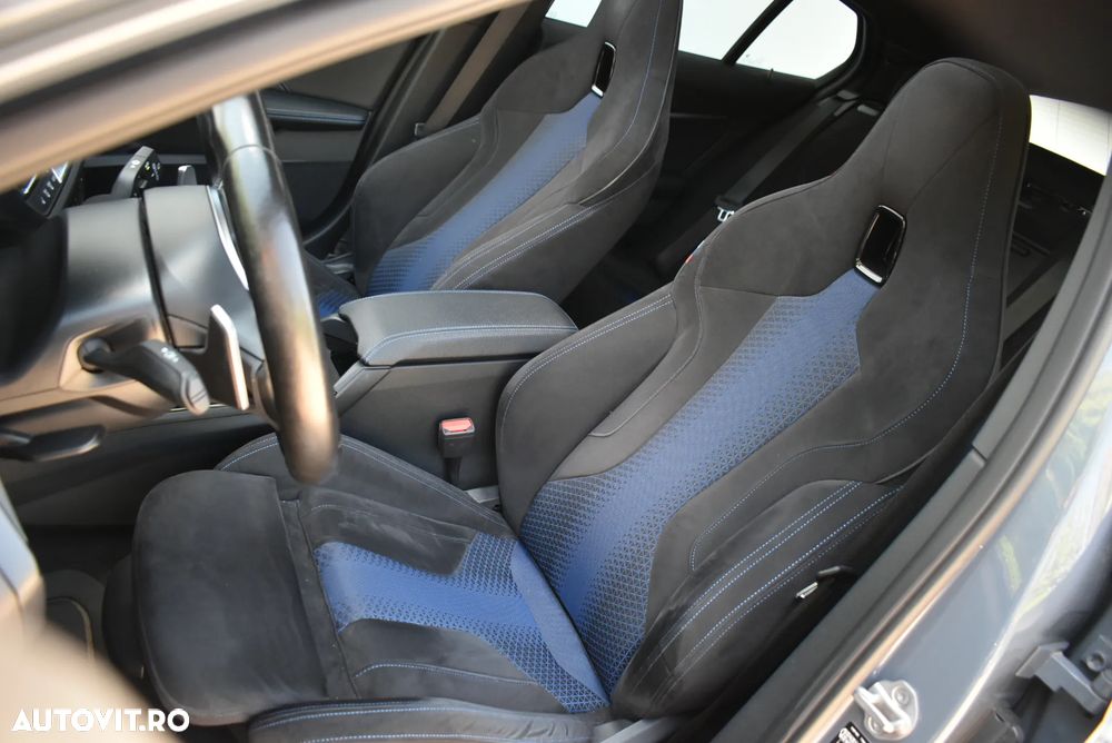 BMW M1 M135i xDrive AT - 14