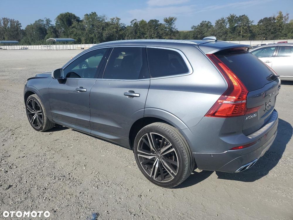 Volvo XC 60 T5 AWD R-Design - 2