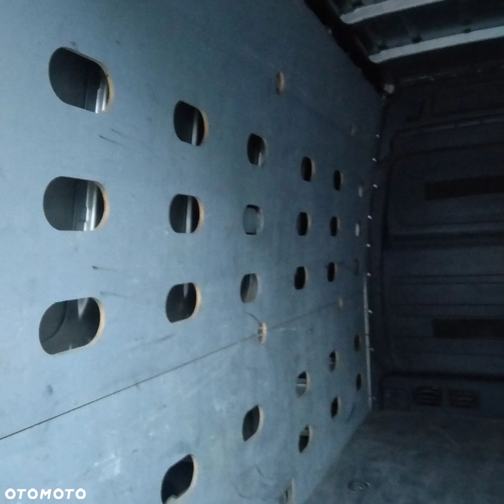 Mercedes-Benz Sprinter - 5