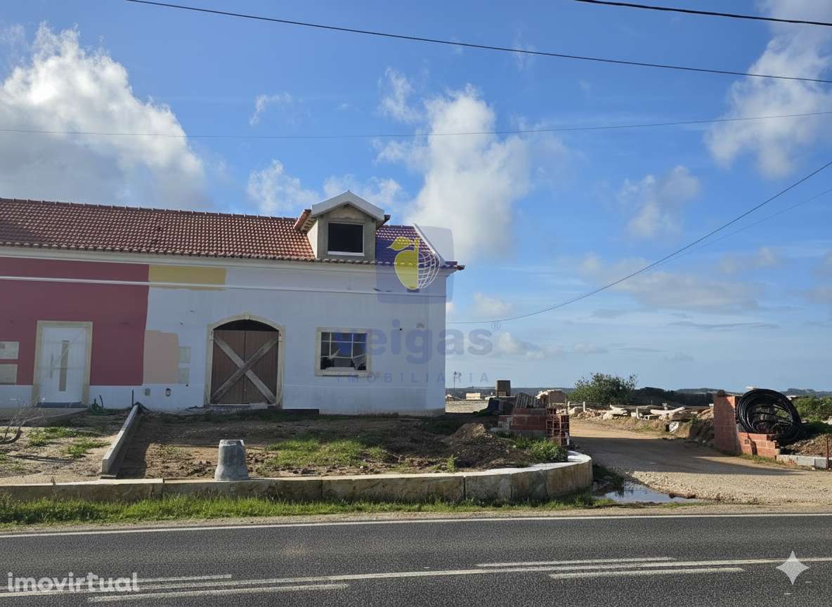 Moradia em Construção com Piscina e Espaço Exterior - Grande imagem: 2/22