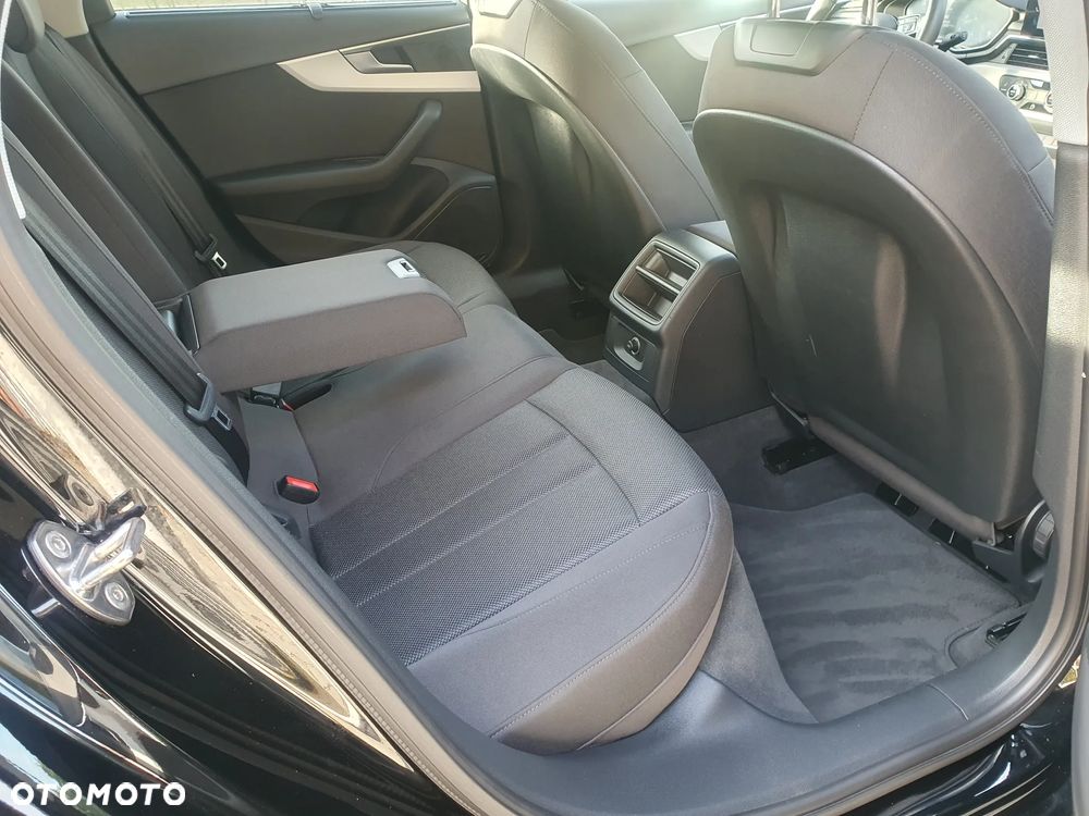 Audi A4 Avant 2.0 TDI ultra S tronic sport - 6