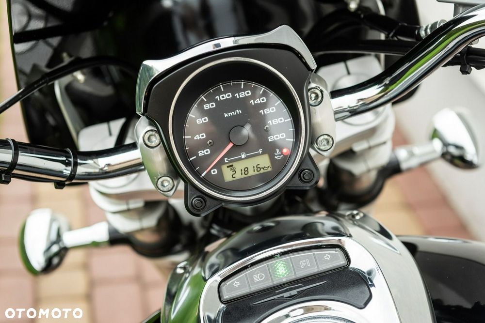 Suzuki Intruder - 9