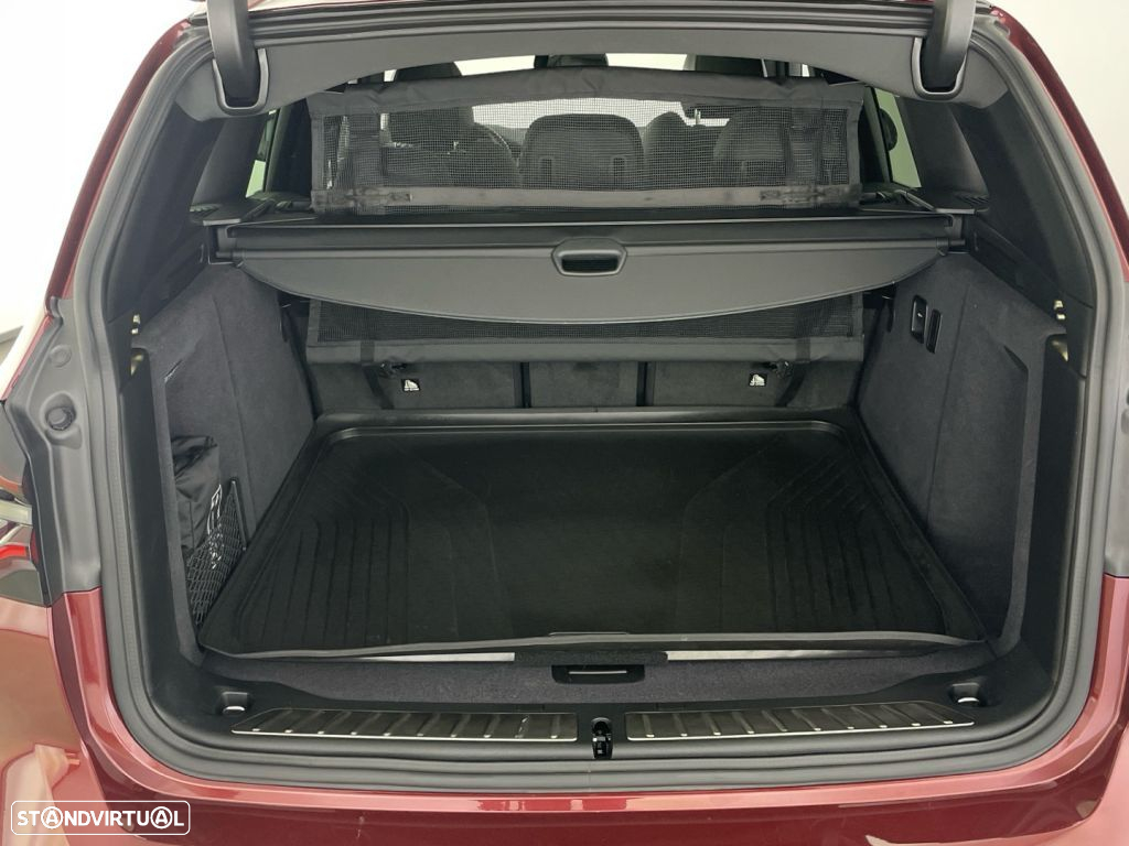 BMW iX3 M Sport Impressive - 13