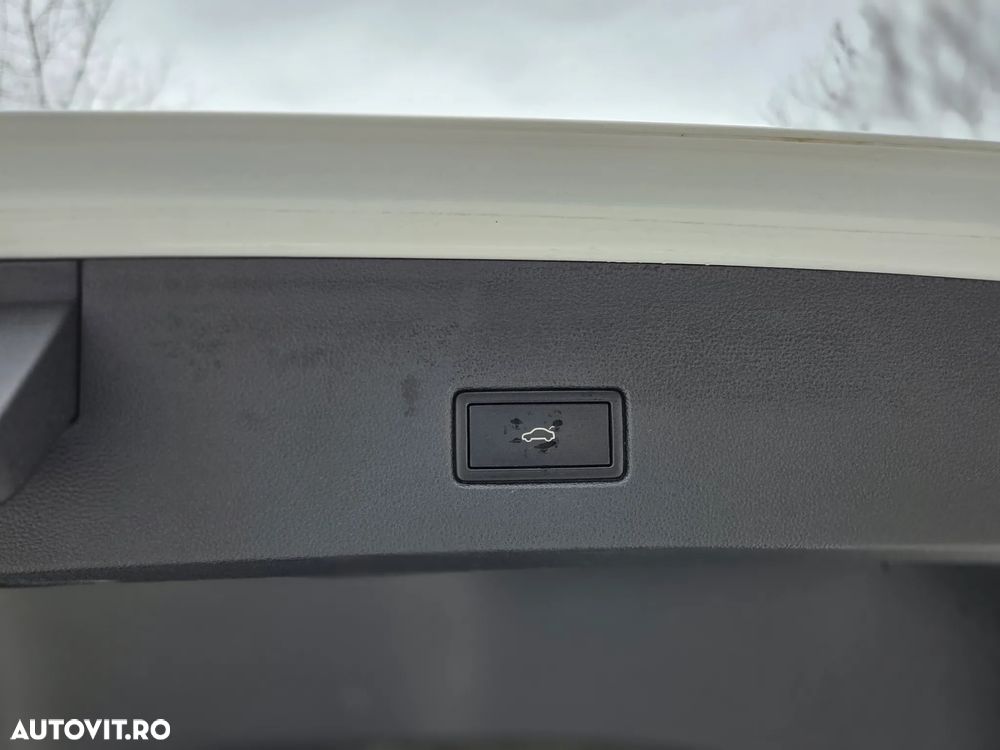 Volkswagen T-Roc 2.0 TDI SCR 4MOTION DSG R-Line - 38