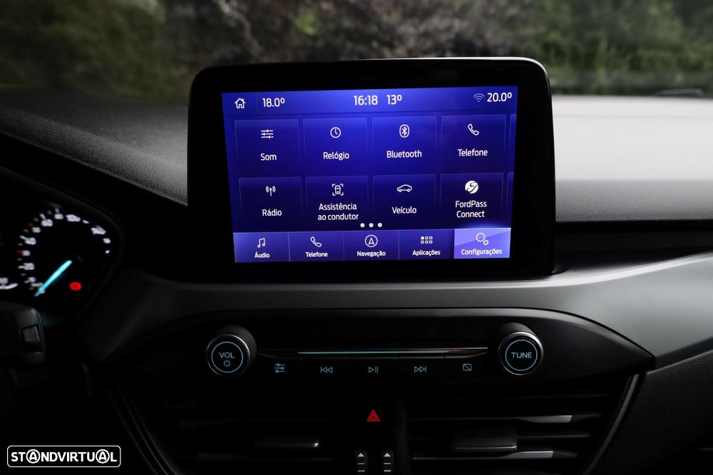 Ford Focus 1.0 EcoBoost MHEV ST-Line - 25