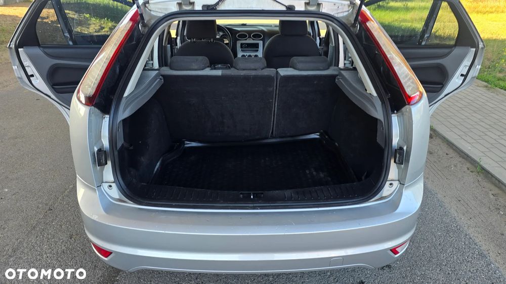 Ford Focus 1.6 Ti-VCT Sport - 9