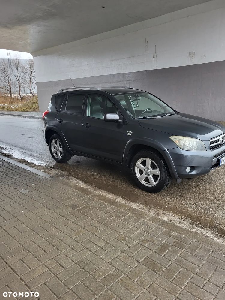 Toyota RAV4 2.2 D-CAT 4x4 Sol - 2