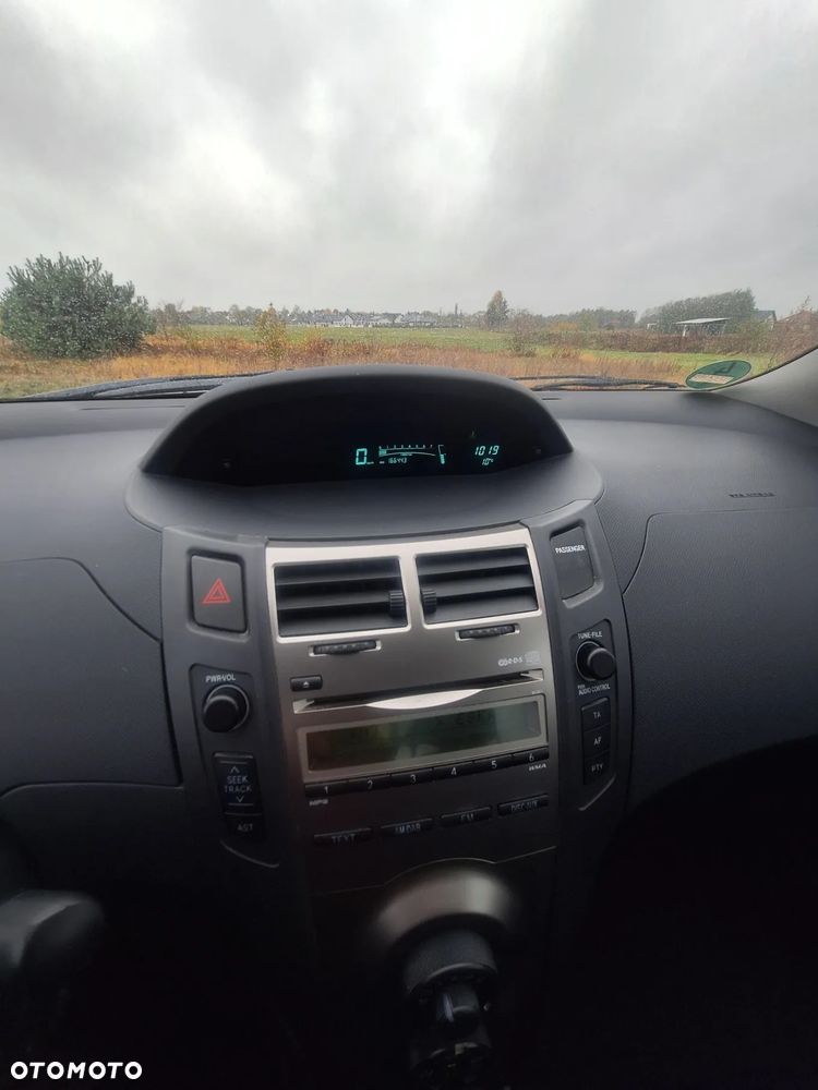 Toyota Yaris 1.33 VVT-i Comfort - 18