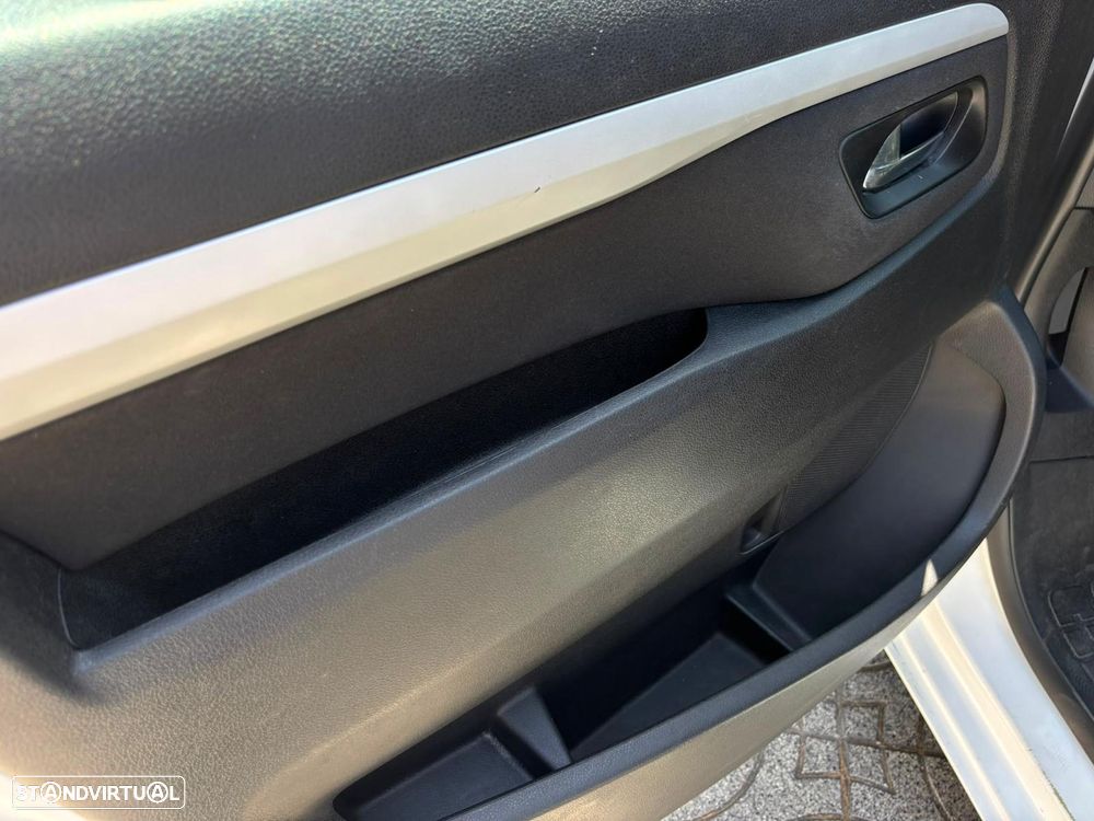 Peugeot e-Traveller 75 kWh Long — fotografia 14