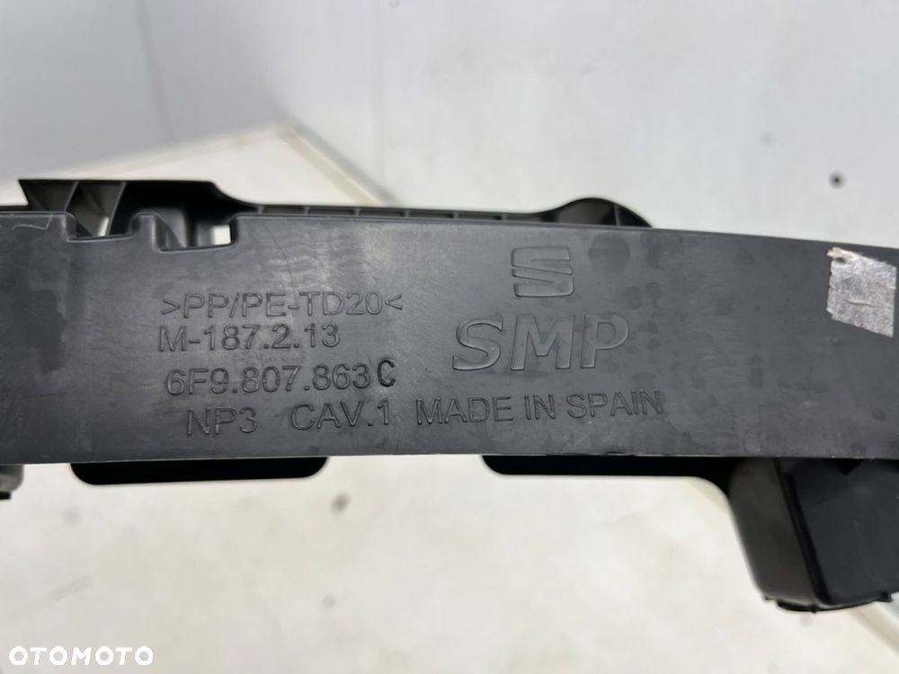 Ślizg Seat Arona 17r.- tylne środkowe mocowanie wspornik uchwyt zderzaka tył 6f9807863c - 8