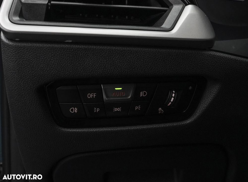 BMW Seria 3 320i AT - 24
