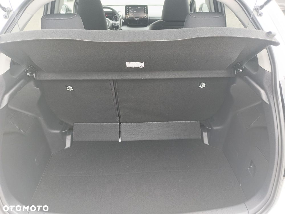 Toyota Yaris - 12
