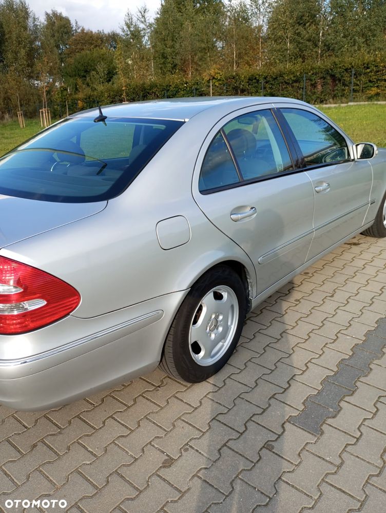 Mercedes-Benz Klasa E 320 T Elegance - 10