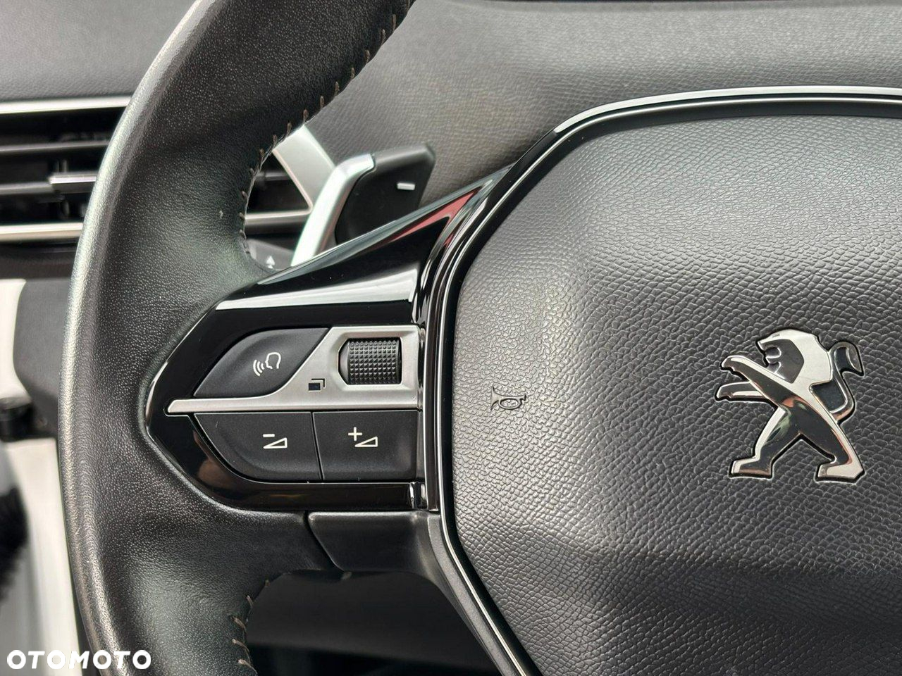 Peugeot 3008 1.2 PureTech Active S&S EAT6 - 18