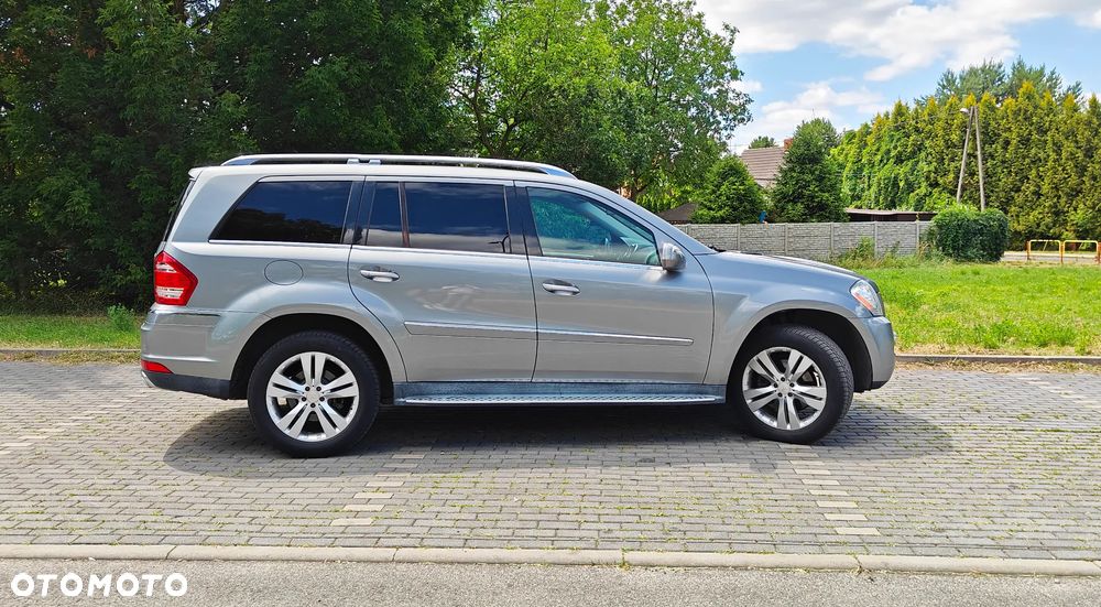 Mercedes-Benz GL 450 - 4