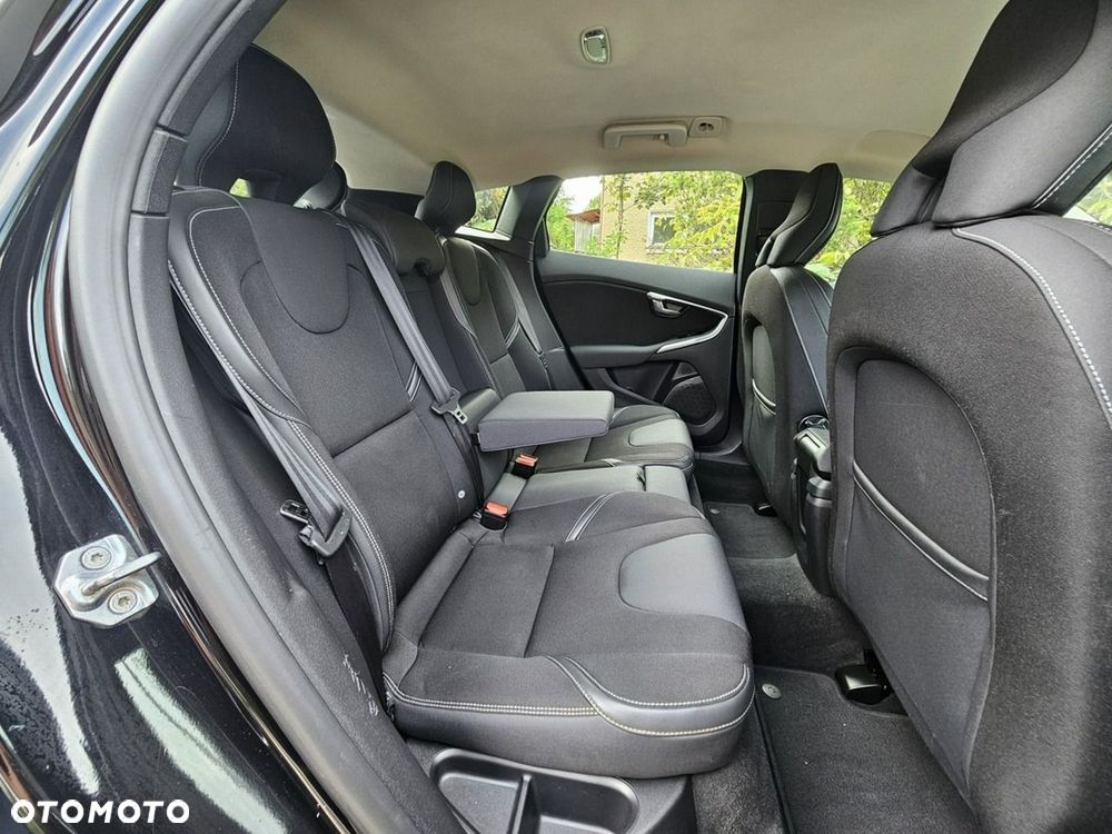 Volvo V40 - 18