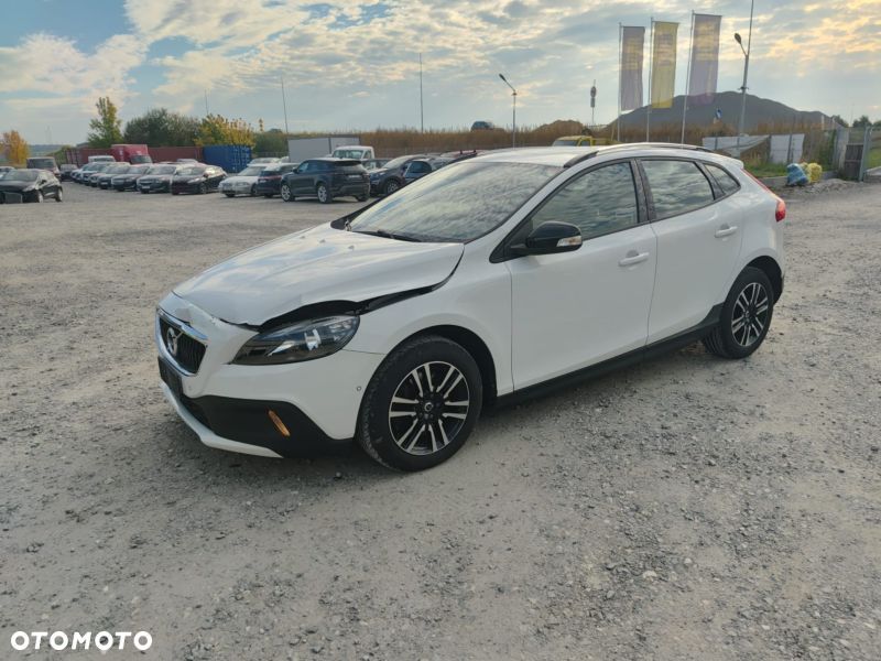 Volvo V40 Cross Country - 26