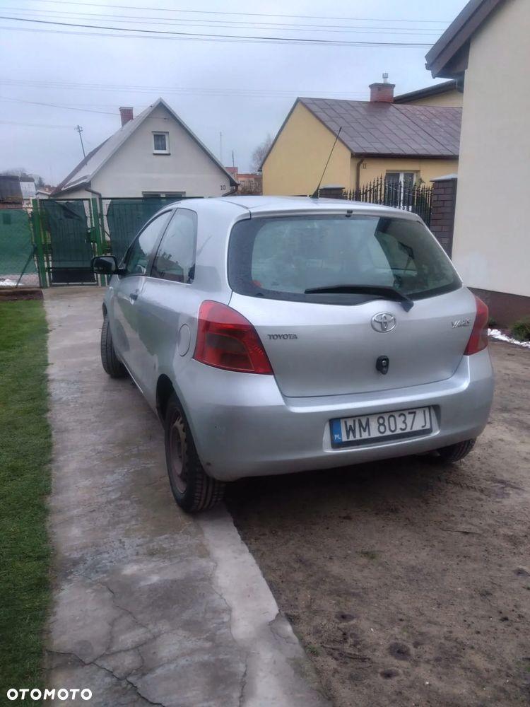 Toyota Yaris 1.0 Luna A/C - 3