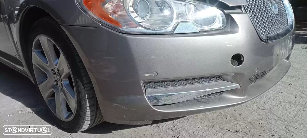 PARA-CHOQUES FRONTAL JAGUAR XF 2010 - - 2