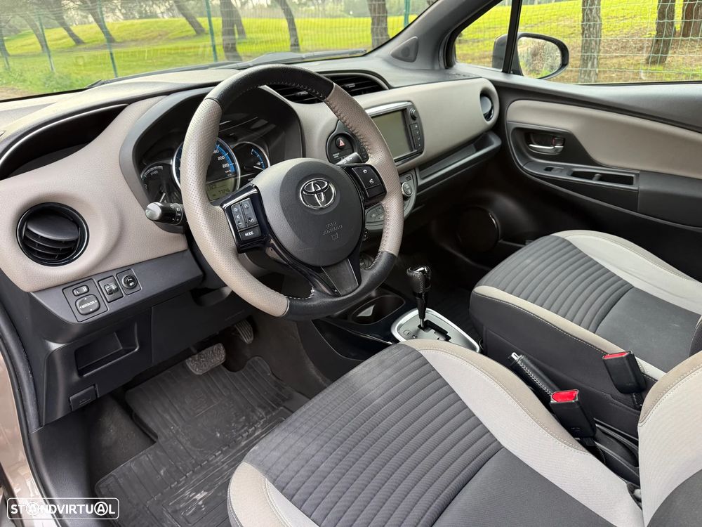 Toyota Yaris 1.5 HSD Square Collec.Bronze - 38