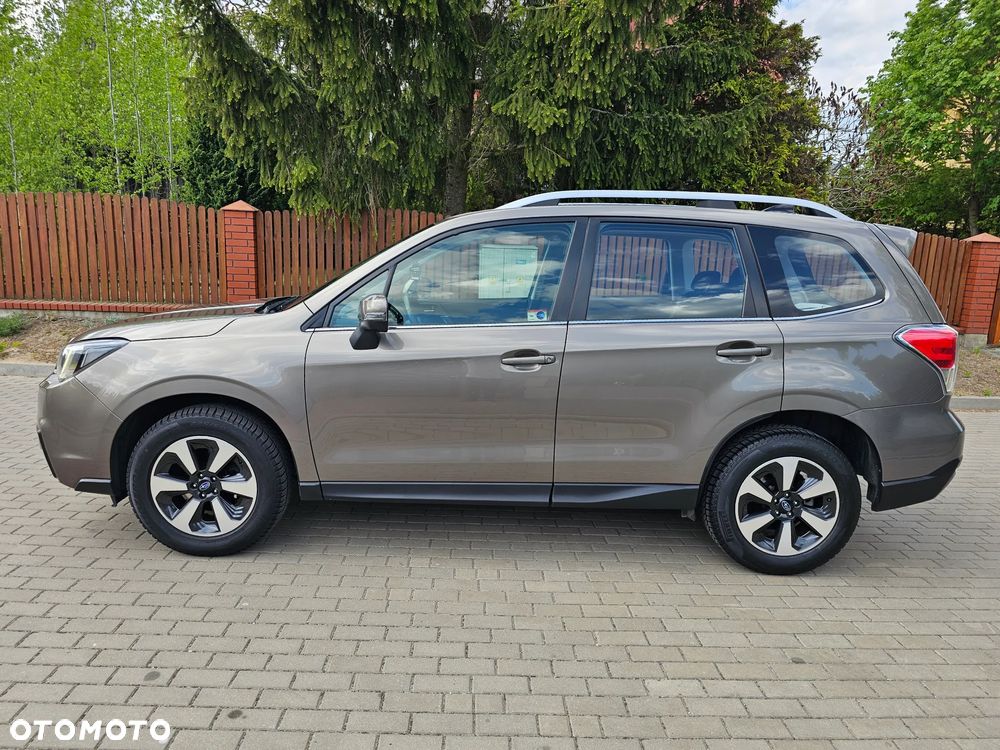 Subaru Forester 2.0 i Exclusive Lineartronic - 24