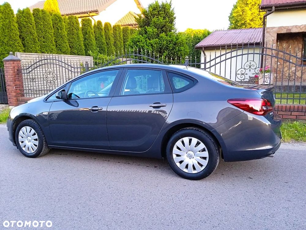 Opel Astra 1.4 T Executive EU6 - 5