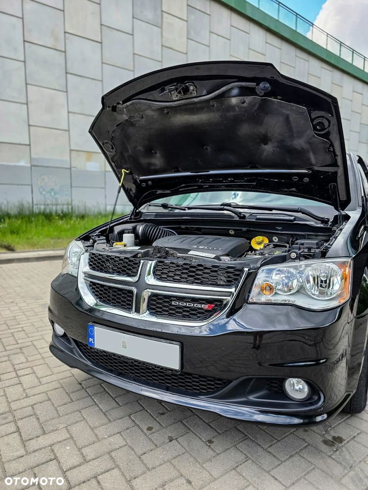 Dodge Grand Caravan - 10