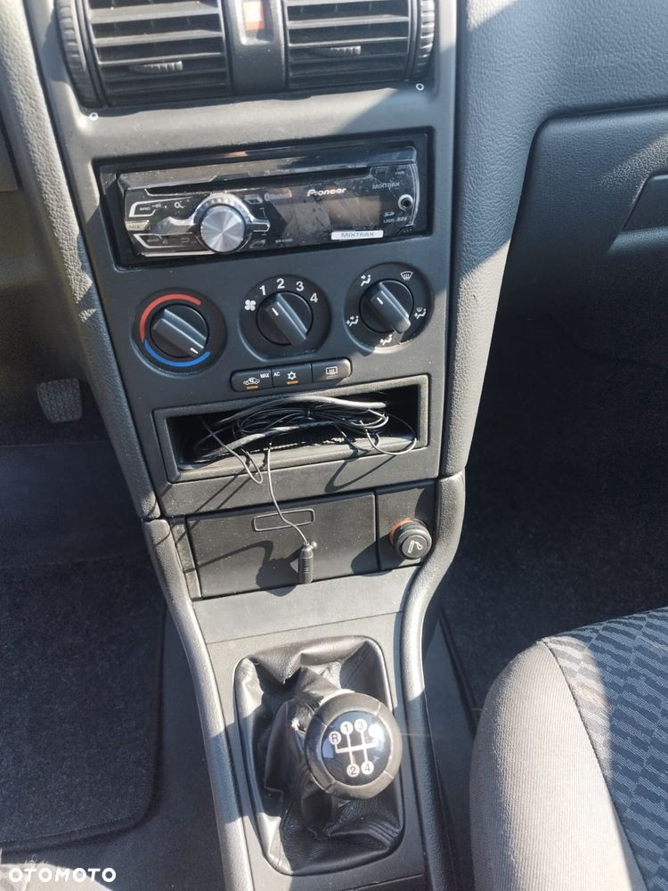 Opel Astra 1.6 GL / Start - 17