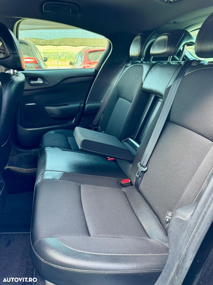 Citroën DS4 PureTech 130 Stop&Start Urban Show - 31