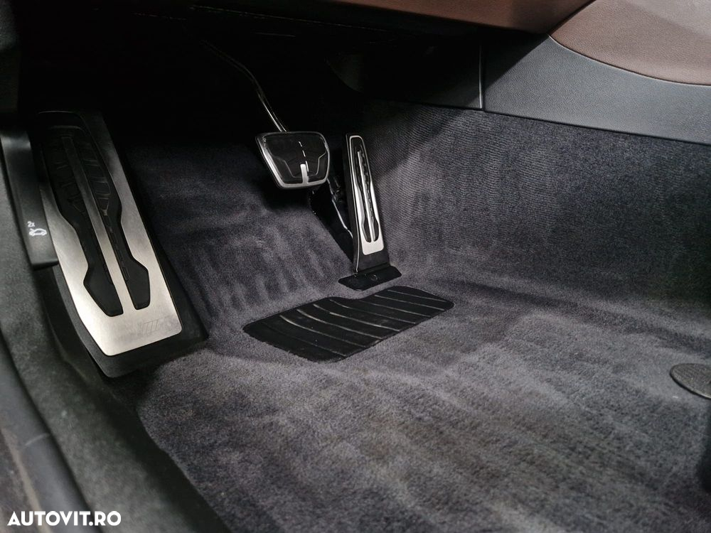 BMW Seria 5 530d xDrive AT - 16