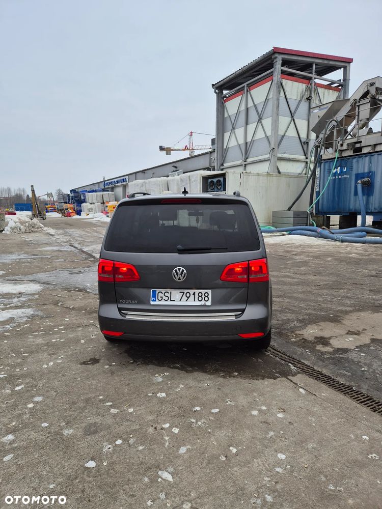 Volkswagen Touran - 5