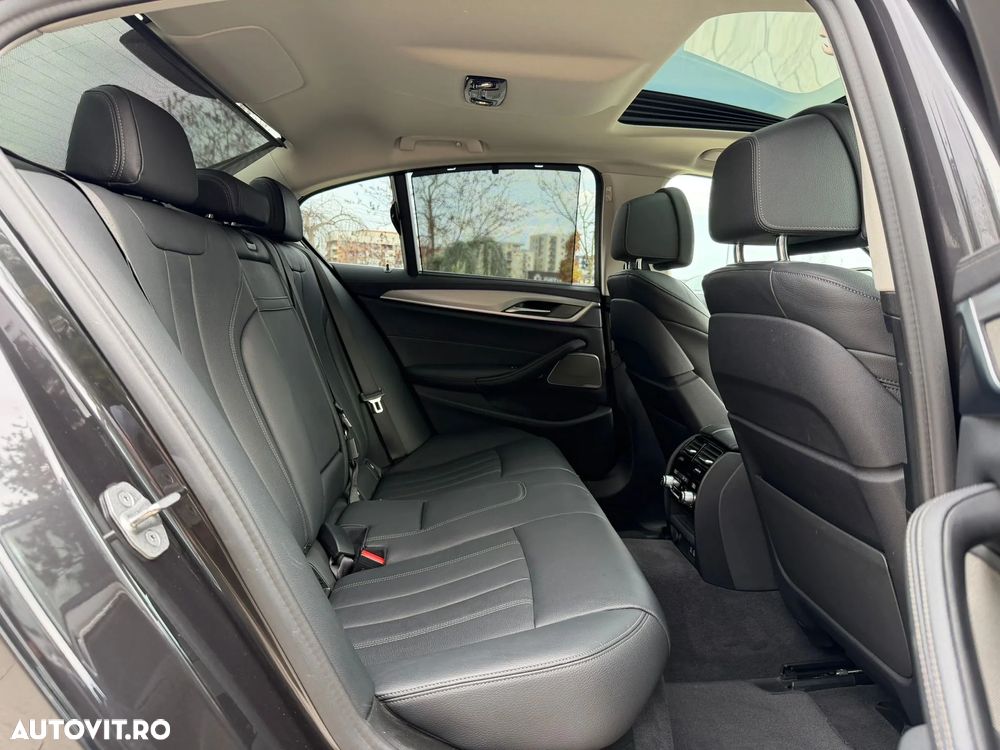 BMW Seria 5 530d xDrive AT MHEV - 13