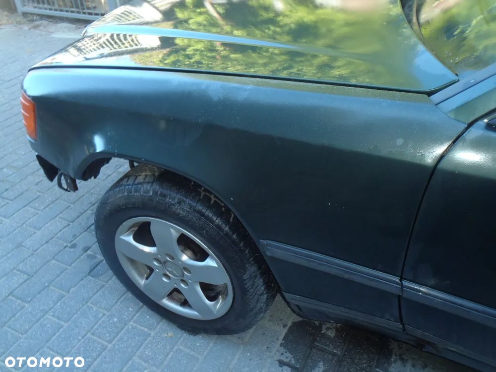 błotnik drzwi klapa tył mercedes w 124 w124  b ładne jak na ten rok 1988 duzo do nich - 23