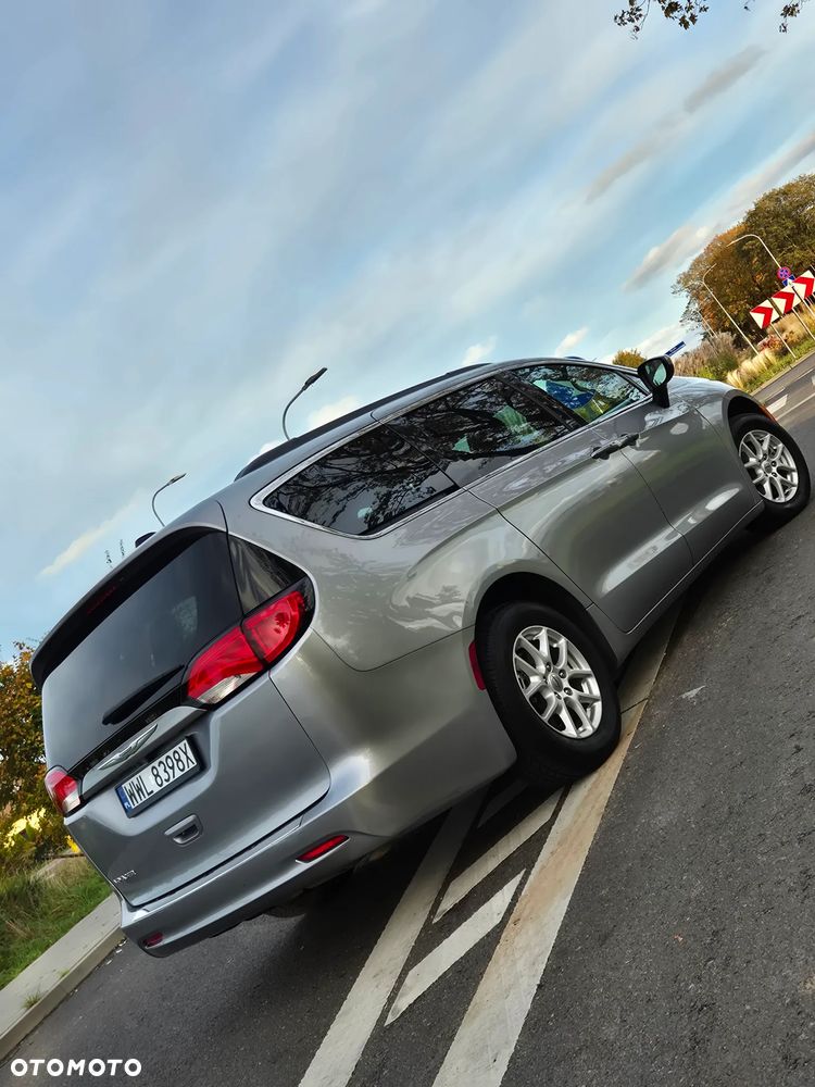 Chrysler Pacifica - 8