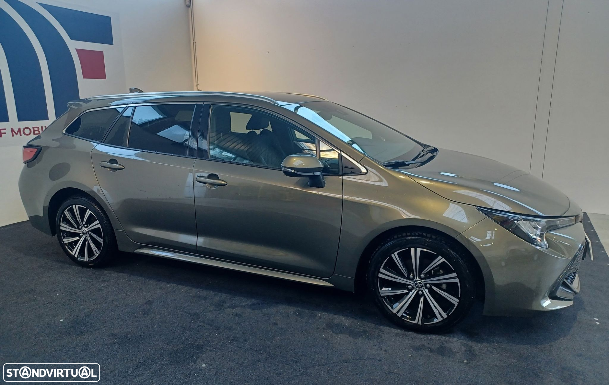 Toyota Corolla Touring Sports 1.8 Hybrid Comfort+P.Sport - 9