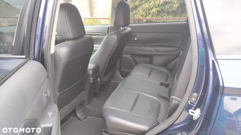 Mitsubishi Outlander 2.0 Instyle Navi CVT - 8