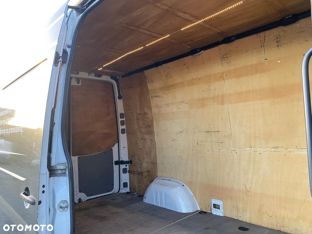 Mercedes-Benz Sprinter - 9