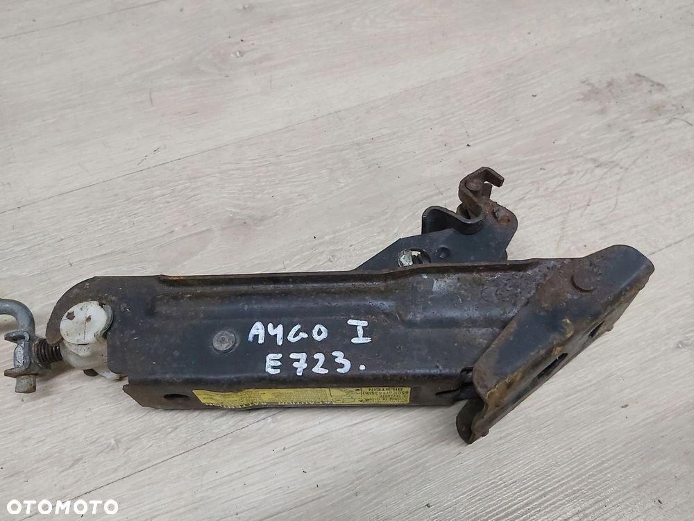 Toyota AYGO I 05-13 lewarek podnośnik Citroen C1 Peugeot 107 - 2