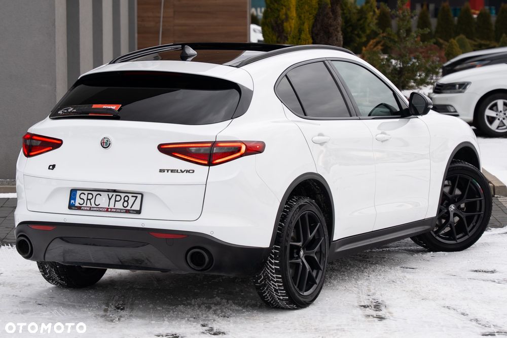Alfa Romeo Stelvio 2.0 Turbo 16V AT8-Q4 Executive - 12