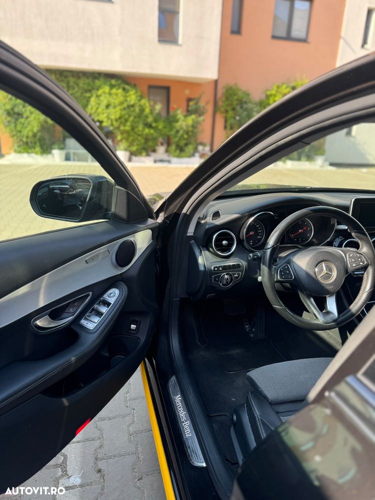 Mercedes-Benz C - 12