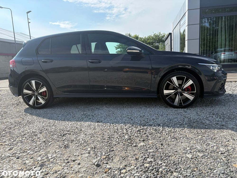 Volkswagen Golf - 6