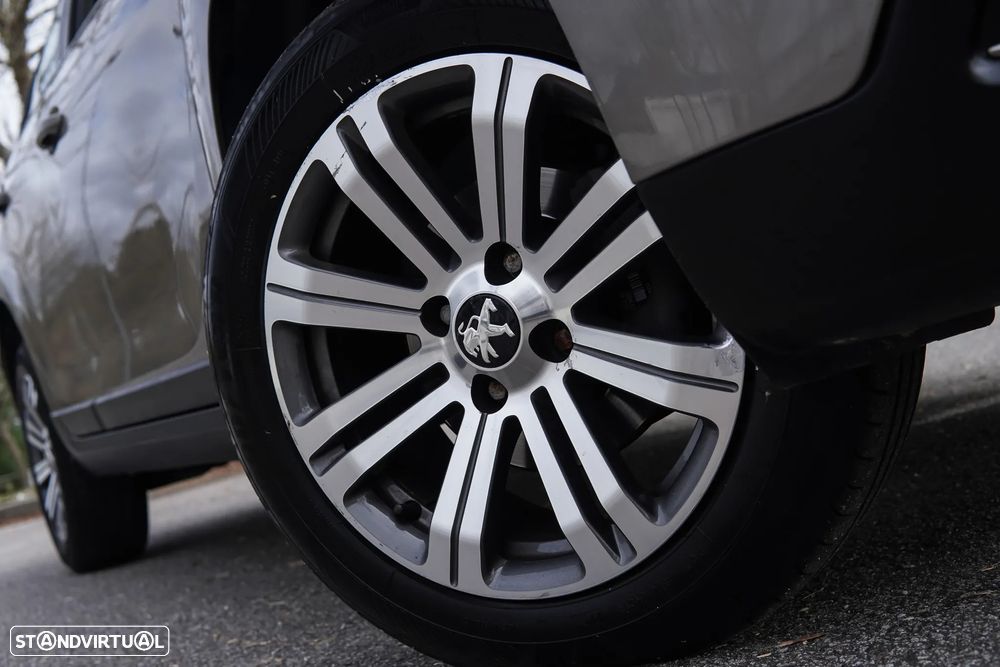 Peugeot 2008 1.2 PureTech Style - 11