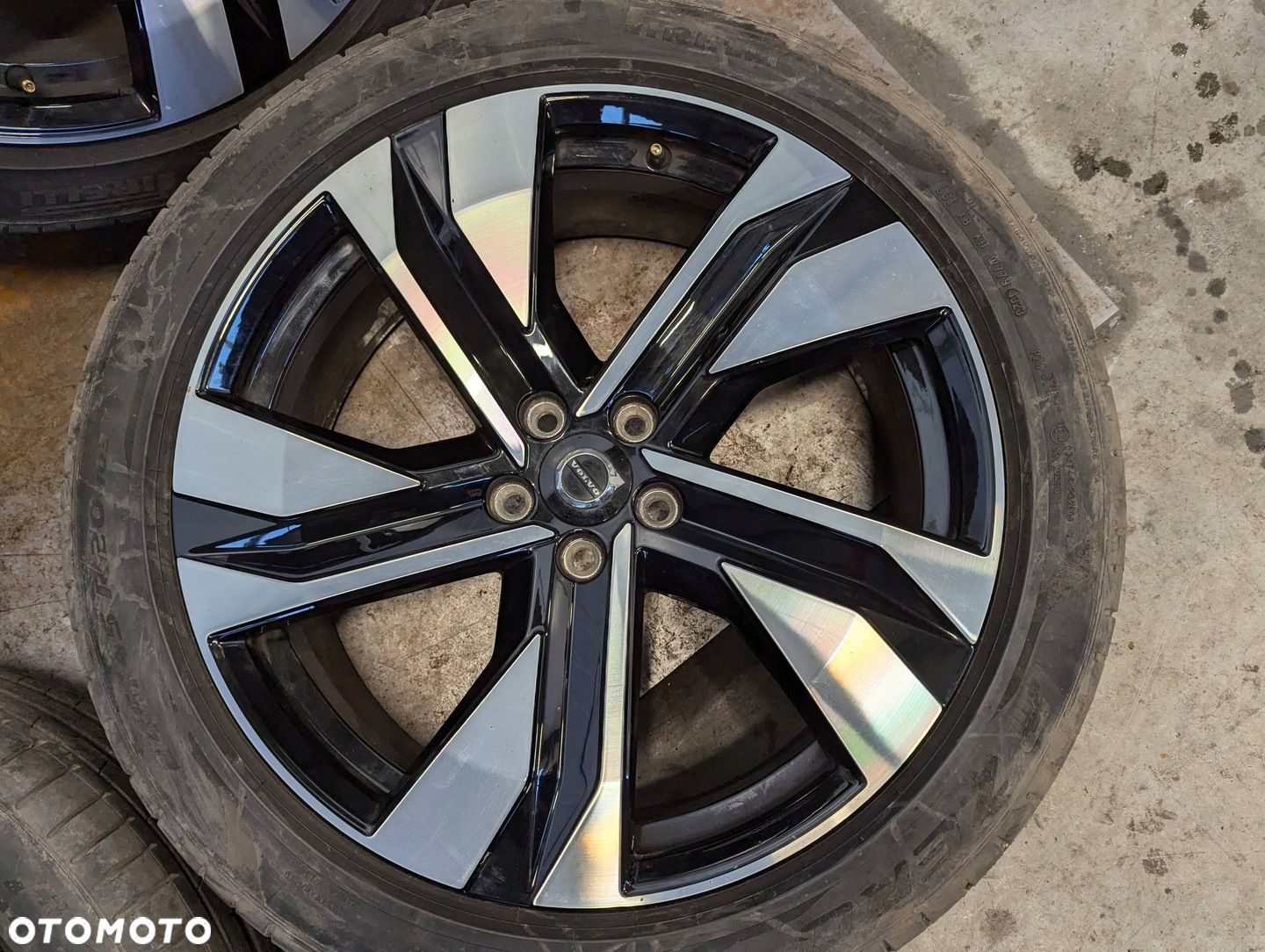 Volvo XC40 2017-2025 Koła felgi aluminiowe 20 cali 245/45/20 5x108 - 5
