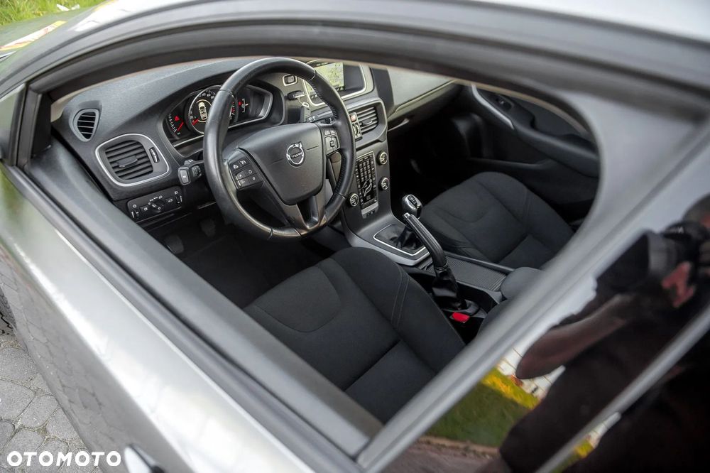 Volvo V40 D2 Momentum - 6