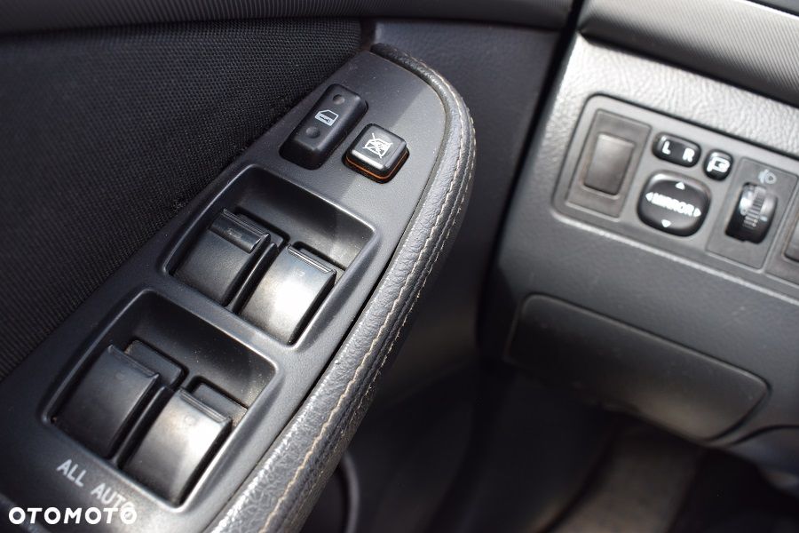 Toyota Avensis 2.0 D-4D Sol plus+NAVI - 16