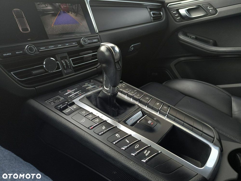 Porsche Macan - 29