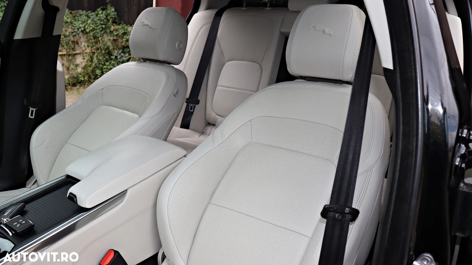 Jaguar XE D200 RWD MHEV R-Dynamic HSE - 17