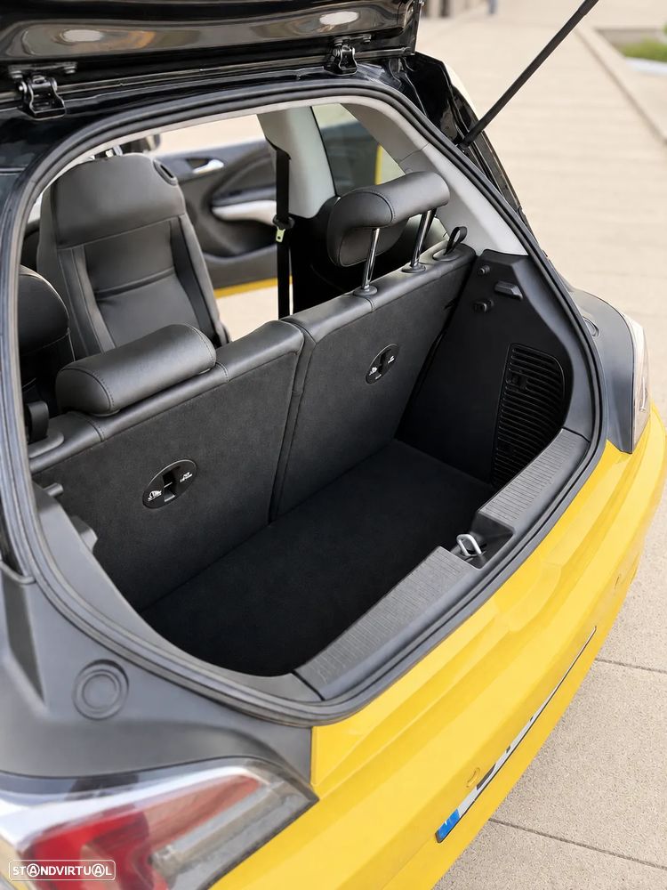 Opel Adam 1.0 Start/Stop Rocks 120 Anos - 10