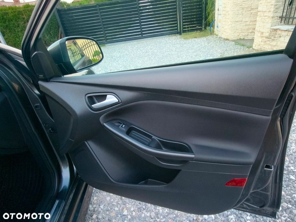 Ford Focus 1.0 EcoBoost ST-Line - 37